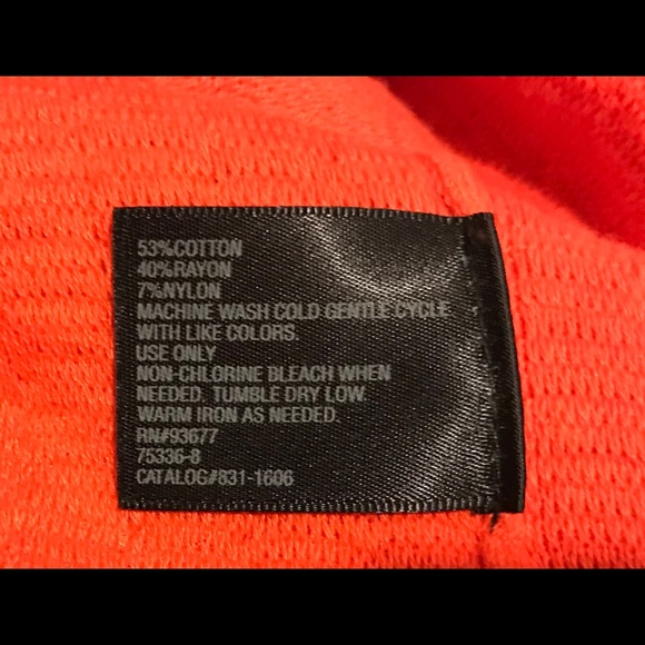 Orange spice top with elastic waist. Size Small. - Picture 7 of 7